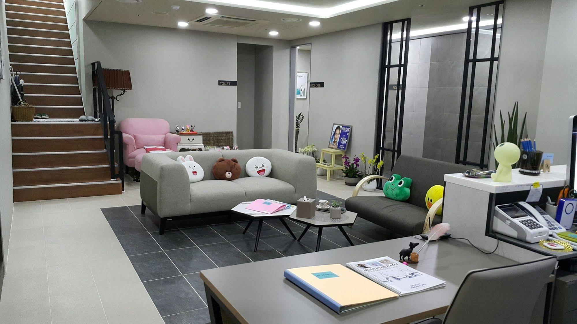 At Motel Seoul