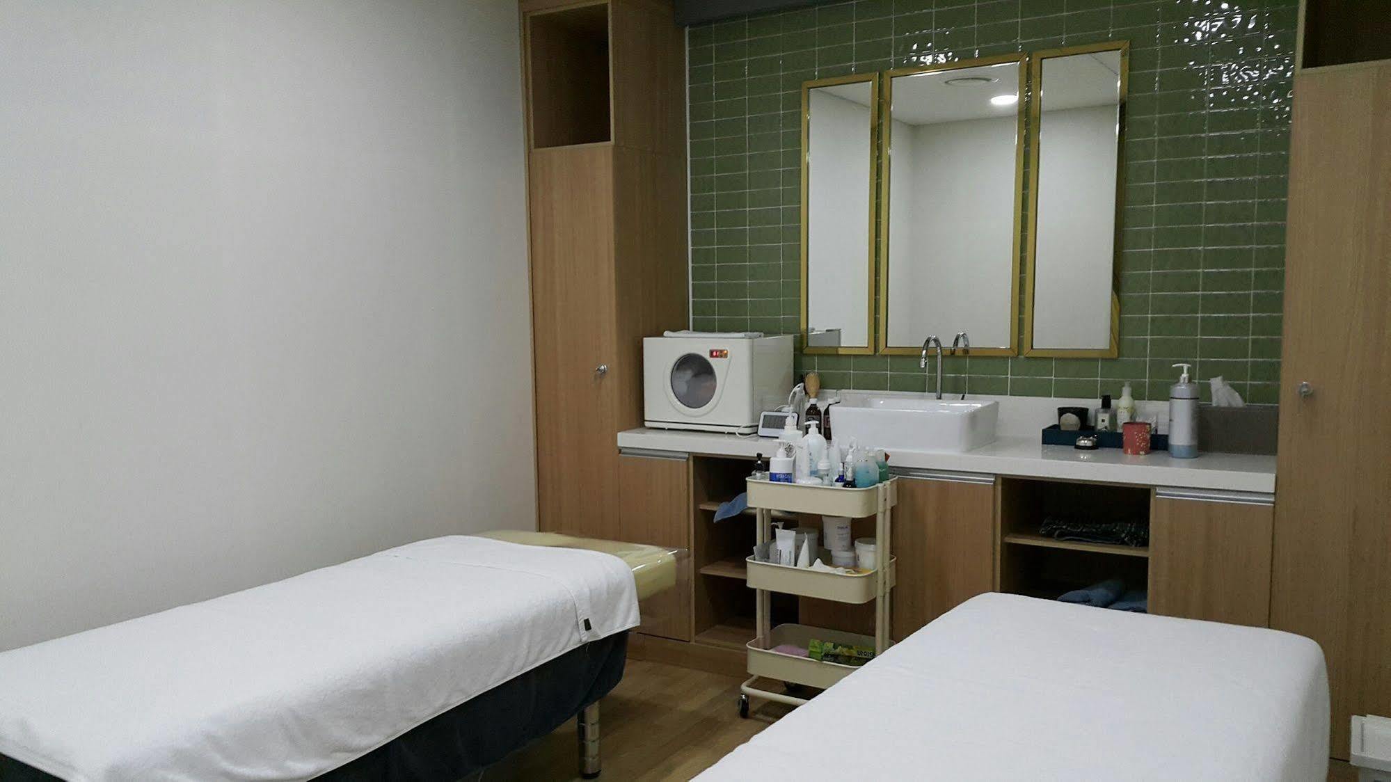 Motel At Seoul